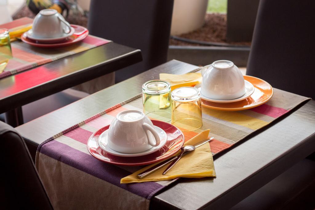 נים Hotel Cote Patio מראה חיצוני תמונה
