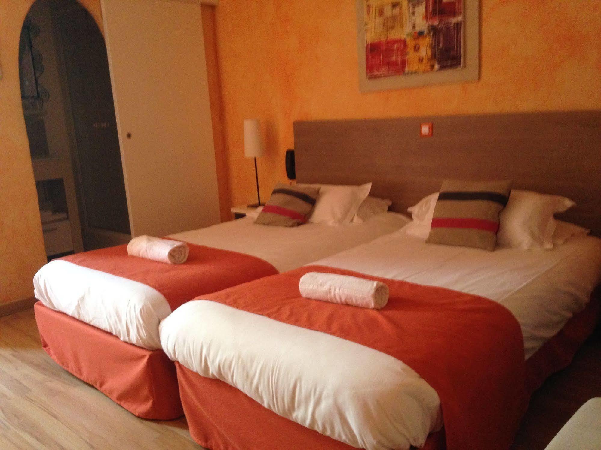 נים Hotel Cote Patio מראה חיצוני תמונה