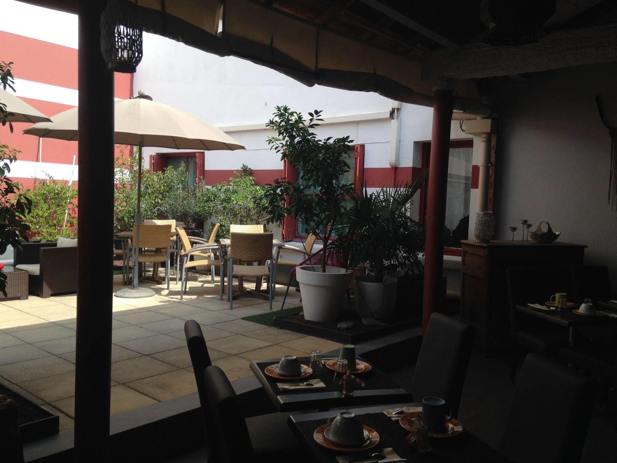 נים Hotel Cote Patio מראה חיצוני תמונה