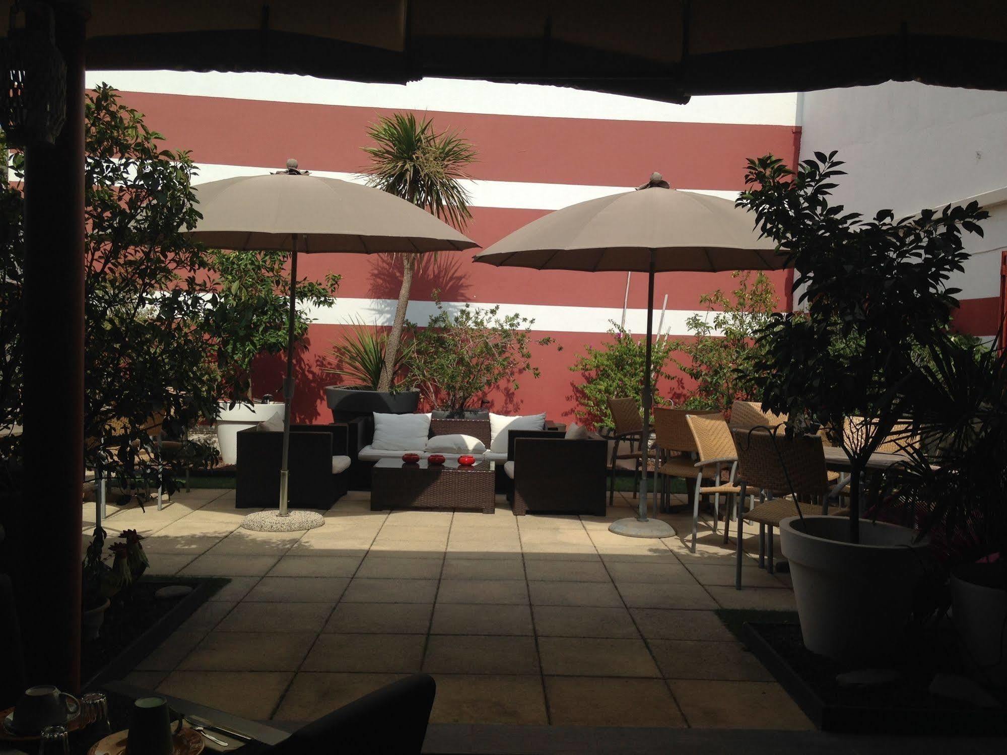 נים Hotel Cote Patio מראה חיצוני תמונה